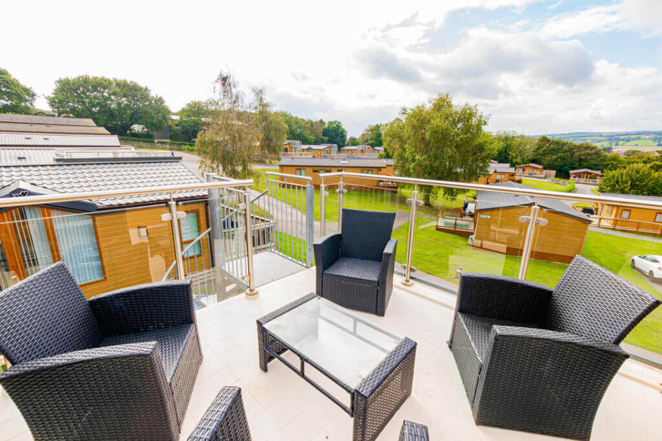 The rooftop outdoor sitting area in the Silver Birch Lodge at Lady's Mile