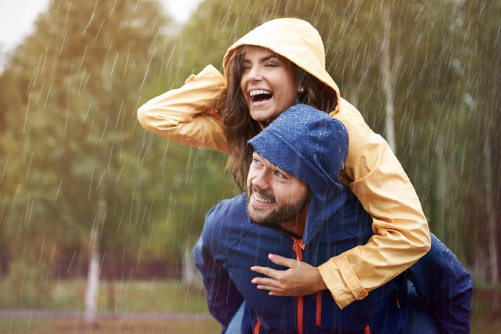 10 Rainy Day Date Ideas for Your Getaway