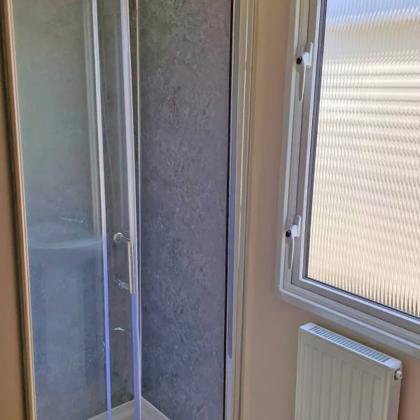 Victory Lifestyle - 3 Bed - Shower Room