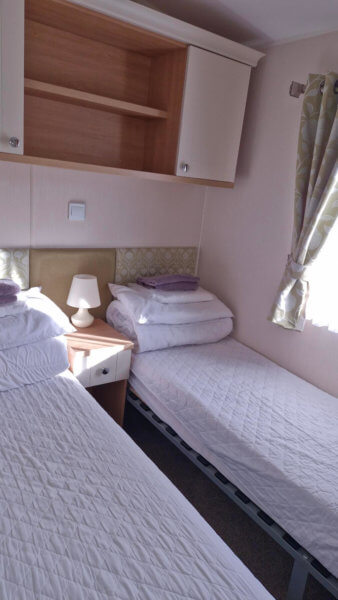 Willerby Lyndhurst holiday home twin bedroom